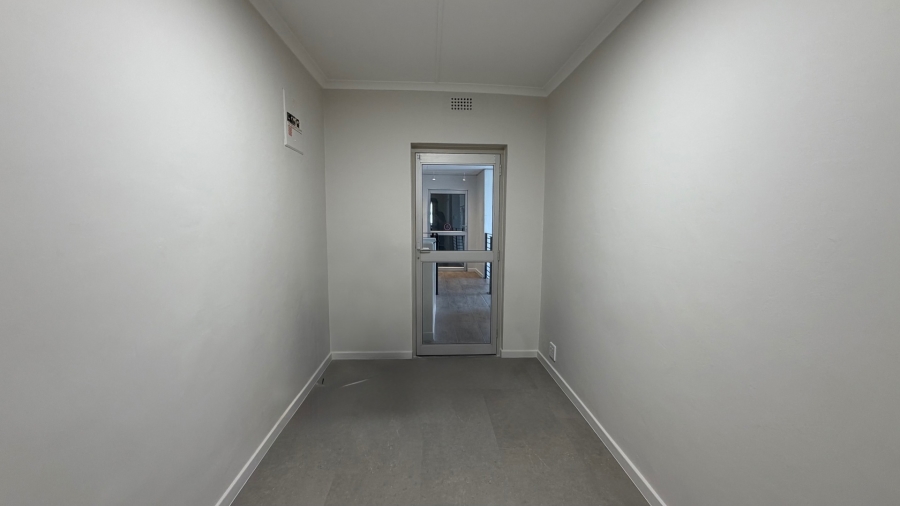 To Let Commercial Property for Rent in Somerset West Western Cape
